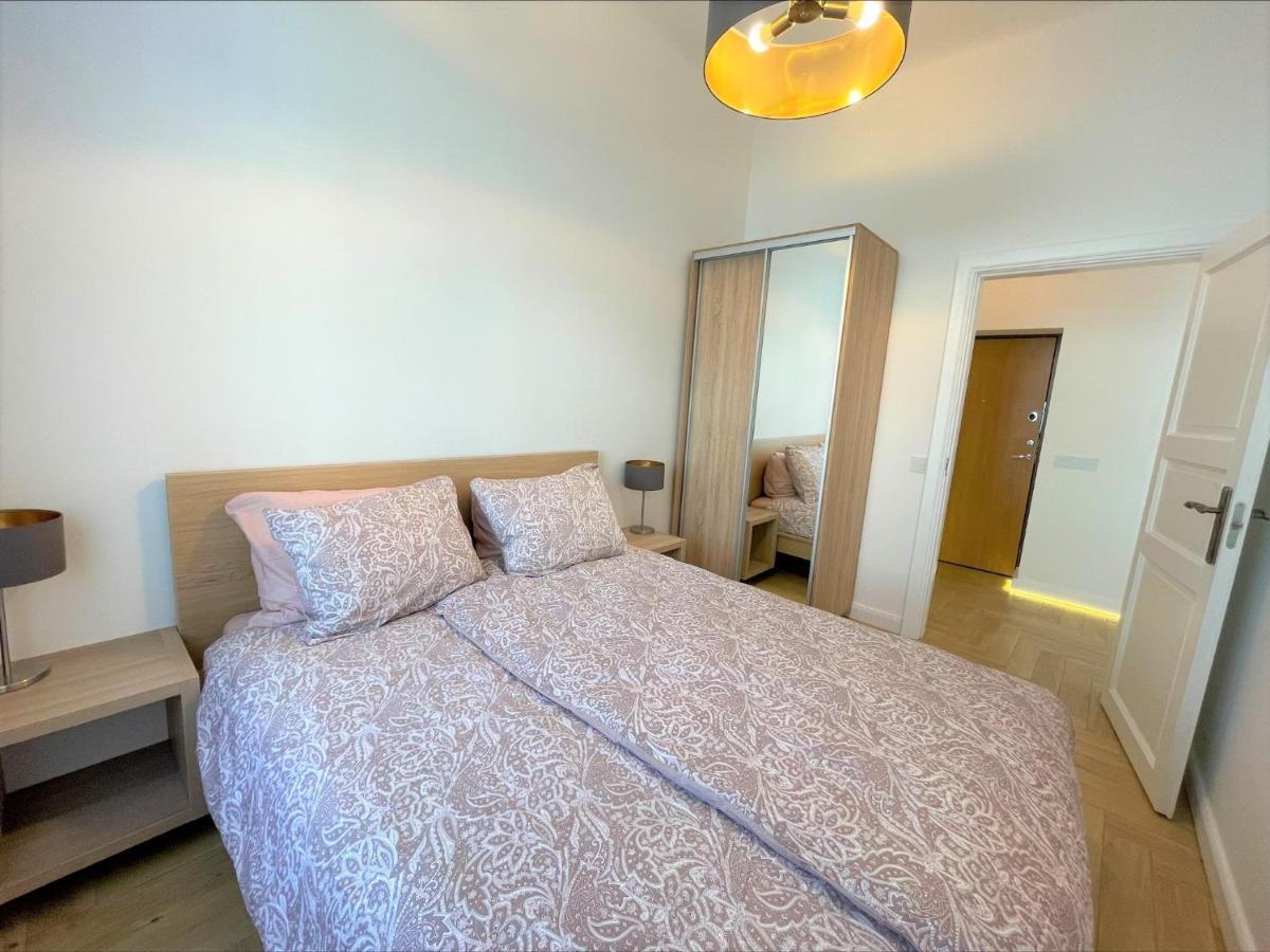 Picturesque Old Town Apartment With Charming Balcony Kaunas Bagian luar foto